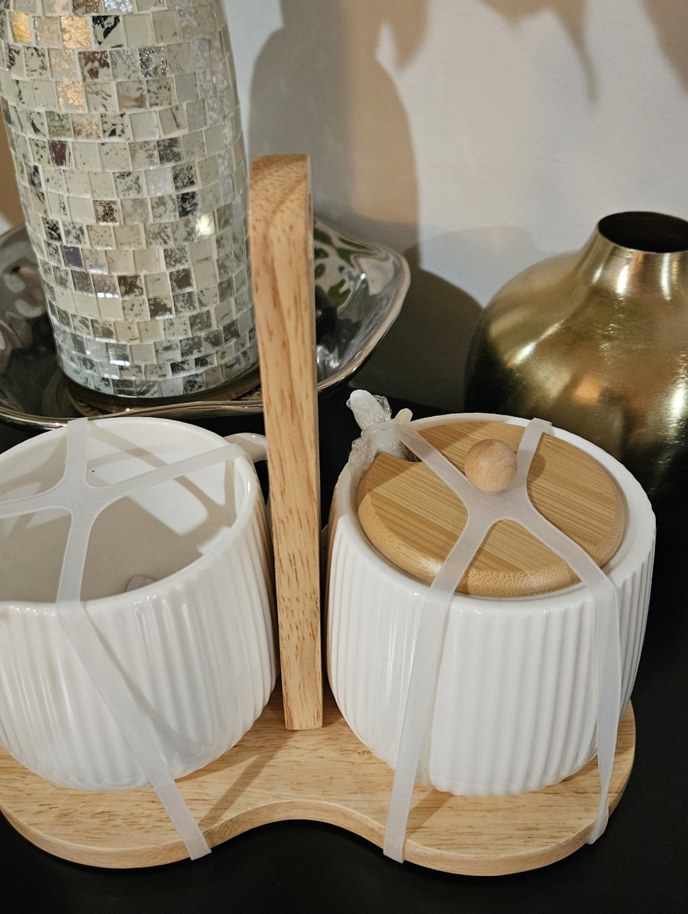 Chic White Ceramic Sugar and Creamer Set with Bamboo Stand - Picture 3 of 7